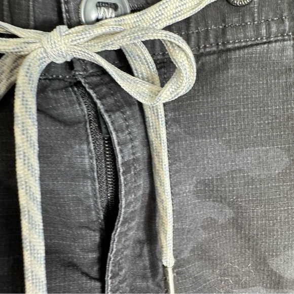 Vuori Men’s Camo Ripstop Cotton Distressed Pants - Picture 3 of 9